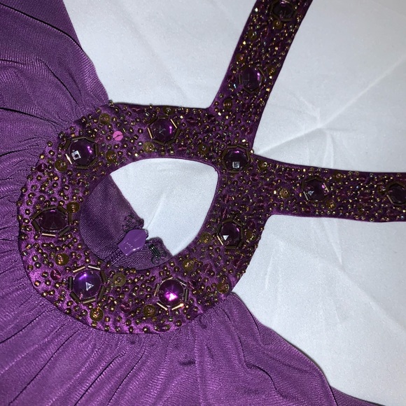 Laundry by Shelli Segal Beaded Gown - Picture 7 of 8